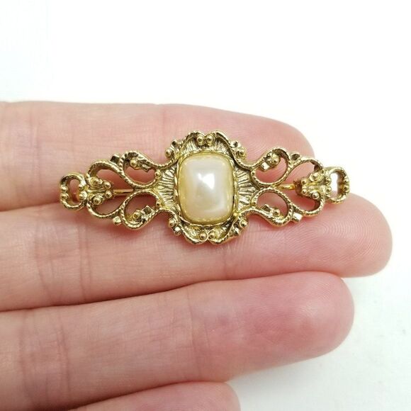 Vintage Gold Tone and Faux Pearl Bar Brooch, Scroll Filigree Style Lapel Pin - Picture 5 of 6